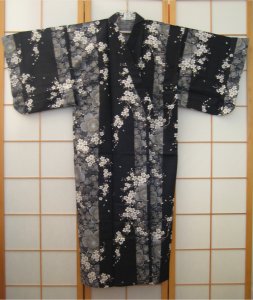 Kimono Cerisiers en fleurs (noir, haut. 142cm)