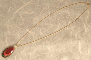 Pendentif laqu� (2)